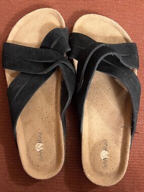 Black Cross-Strap Suede Slide Sandals - Unknown Brand